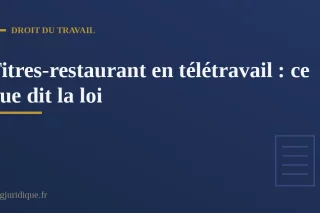 Employé en télétravail préparant son repas de midi entre deux réunions professionnelles à distance